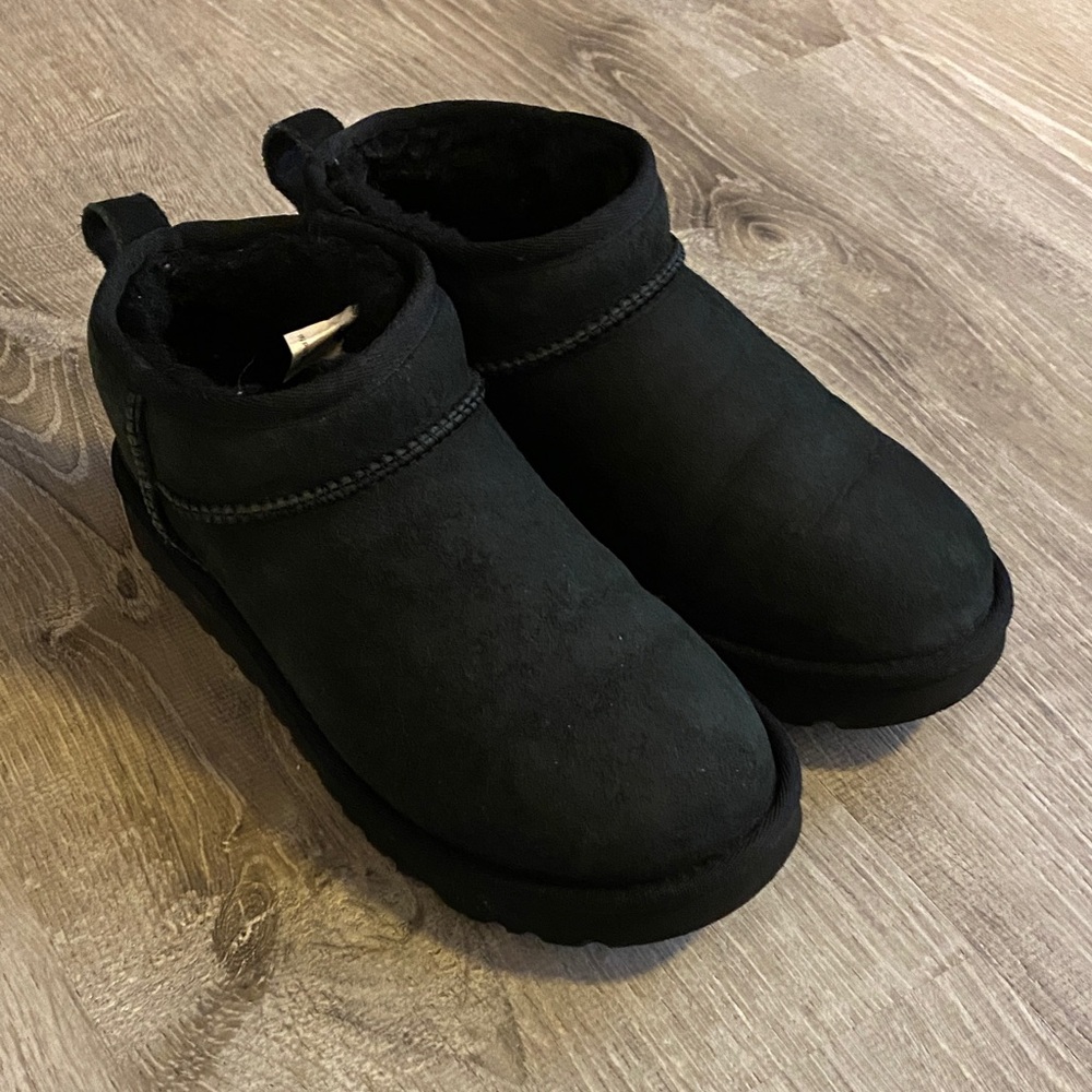 UGG Classic Ultra Mini 7